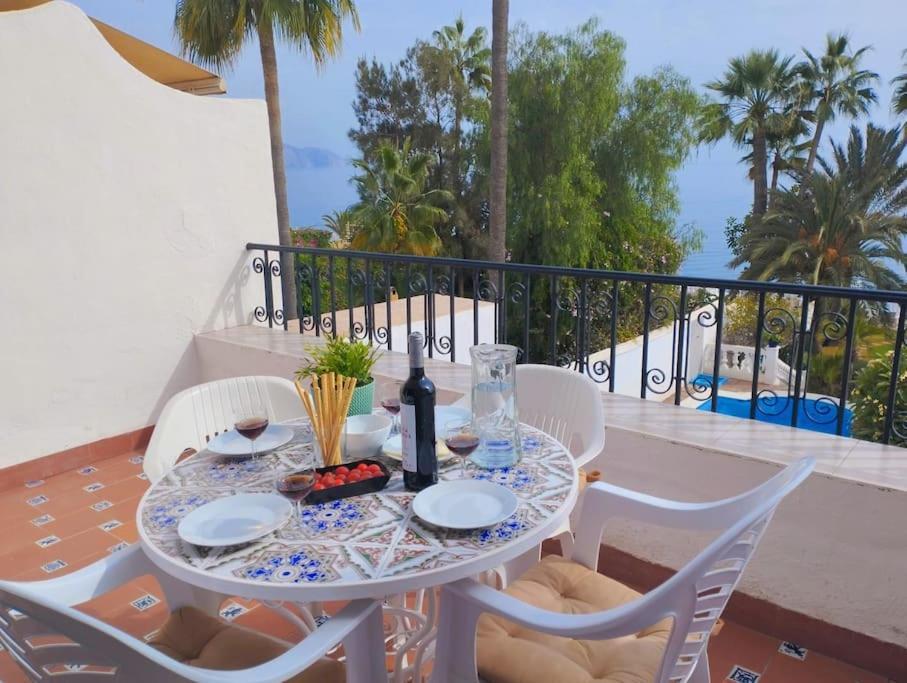 Beautiful 2 Bedroom In Calle Carabeo, Nerja Esterno foto