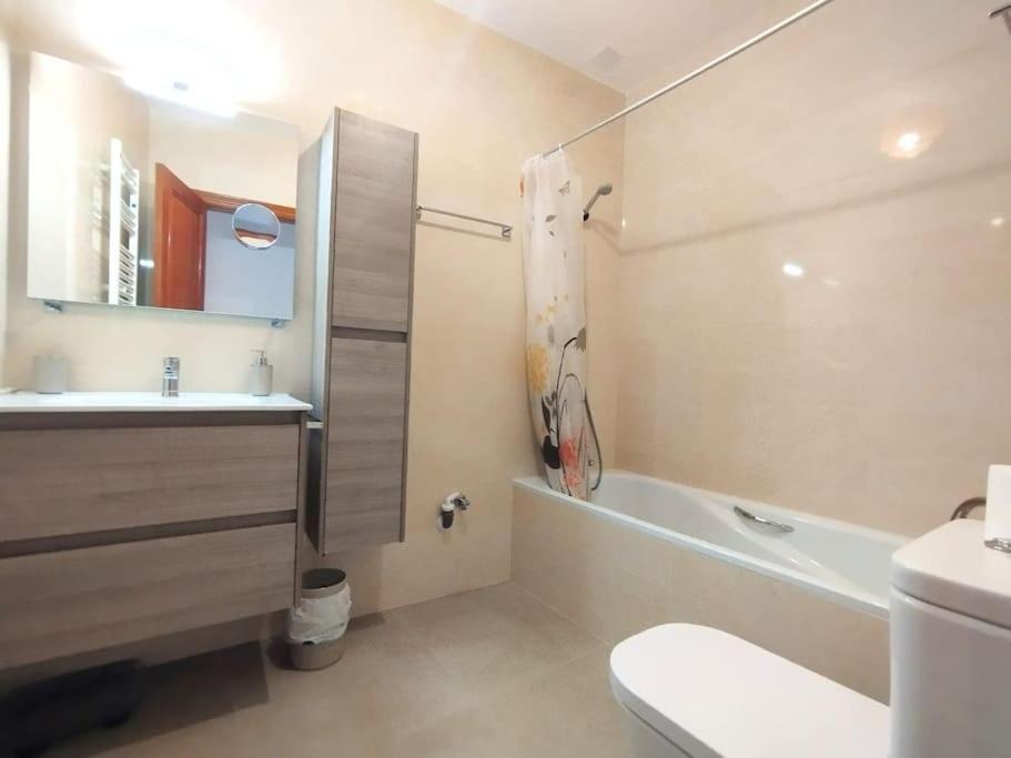 Beautiful 2 Bedroom In Calle Carabeo, Nerja Esterno foto